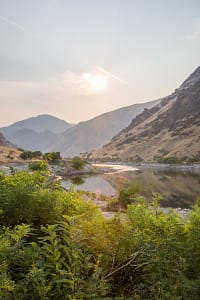 view of hells canyon and the snake river from the shore